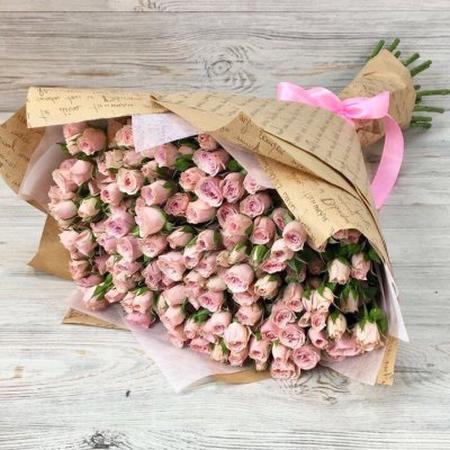 Букет из 29 нежно-розовых кустовых роз 40 см